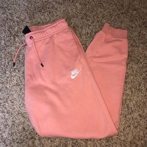 Nike Essential Fleece Jogger Pant